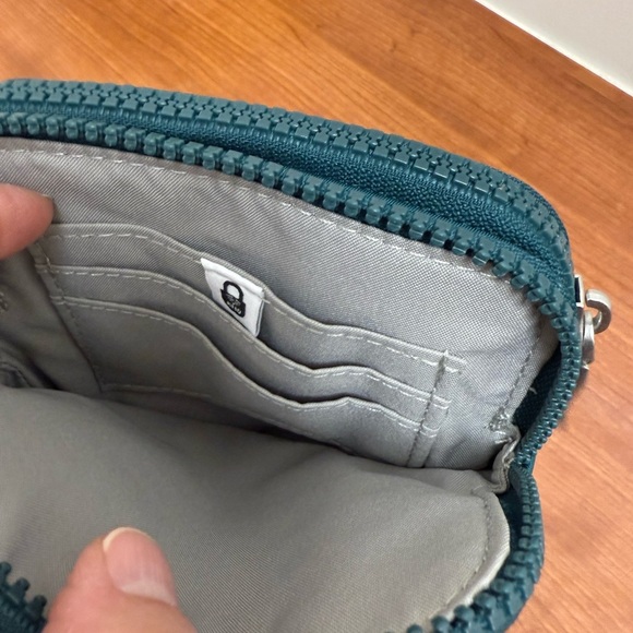 Baggallini RFID  Modern Take Two Crossbody Bag - Teal NWT - Picture 8 of 9